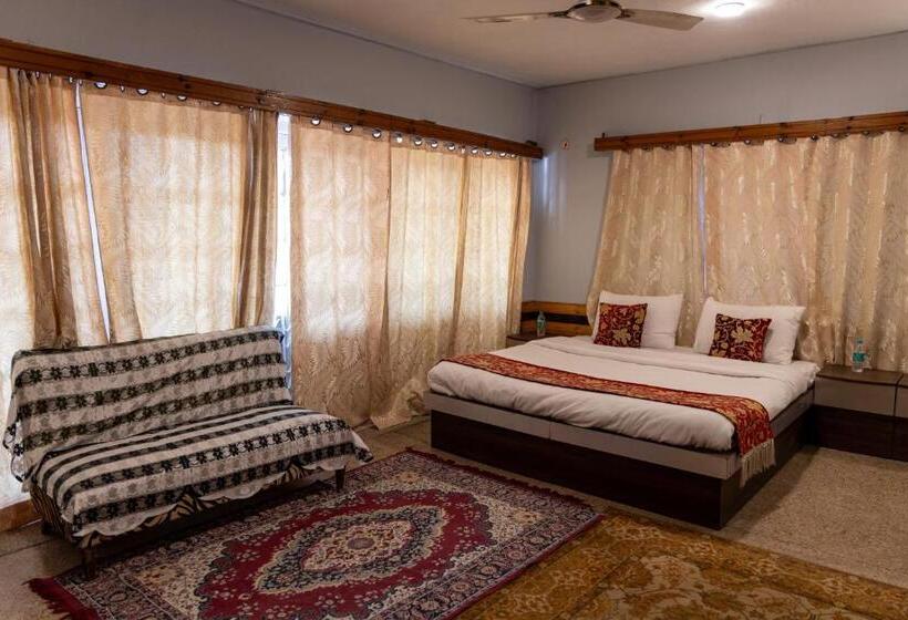 اتاق خانوادگی با چشم‌انداز باغ, Bali Guest House