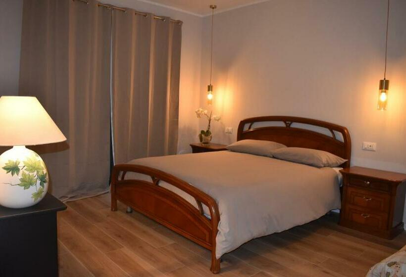 اتاق استاندارد با چشم‌انداز باغ, Azienda Agrituristica Scotti