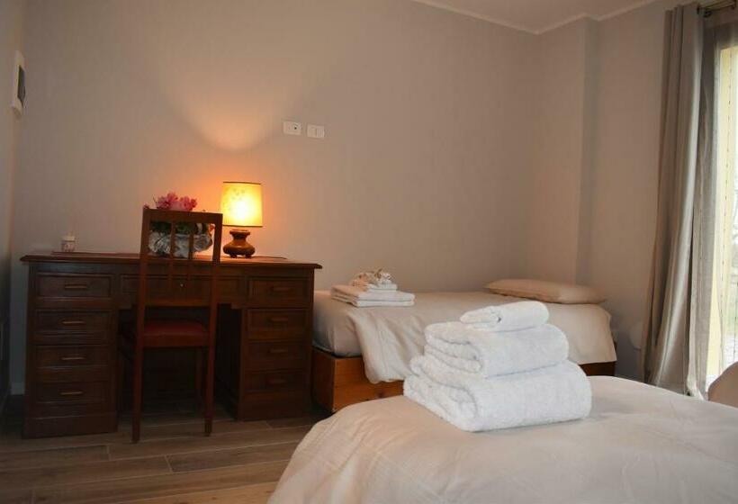 اتاق استاندارد با چشم‌انداز باغ, Azienda Agrituristica Scotti