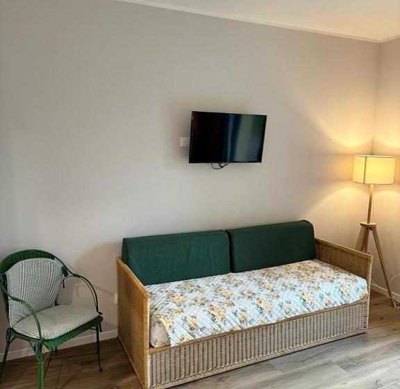 اتاق لوکس, Azienda Agrituristica Scotti