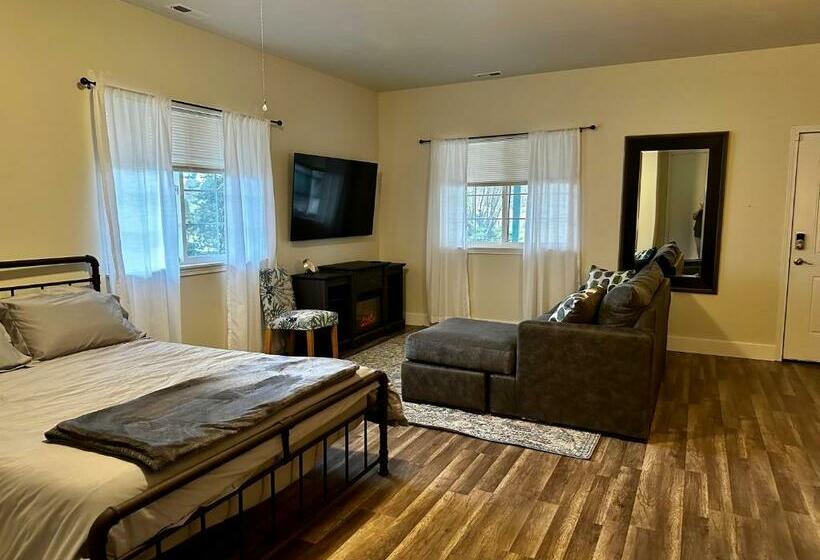 Номер Deluxe, Sonia S Guest Suite In Montesano Gateway To Olympic National Park