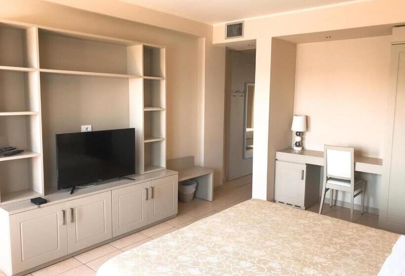 Четырехместный Номер Стандарт, Mediterranean Boutique