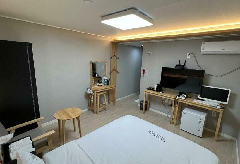 اتاق لوکس, Tongyeong  Chosun
