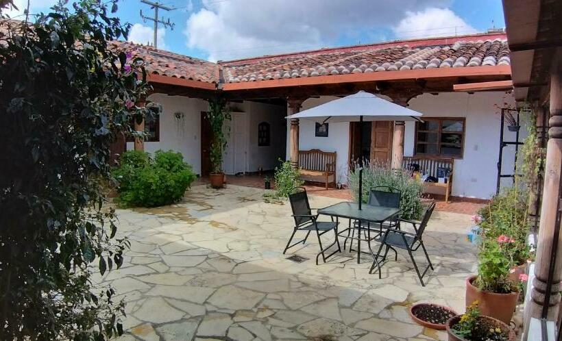 اتاق لوکس, Noma Bed & Breakfast