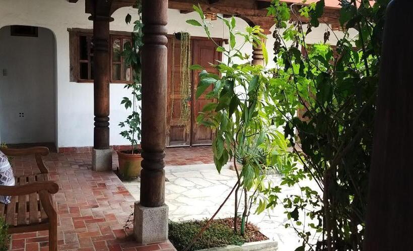 اتاق استاندارد سه نفره, Noma Bed & Breakfast