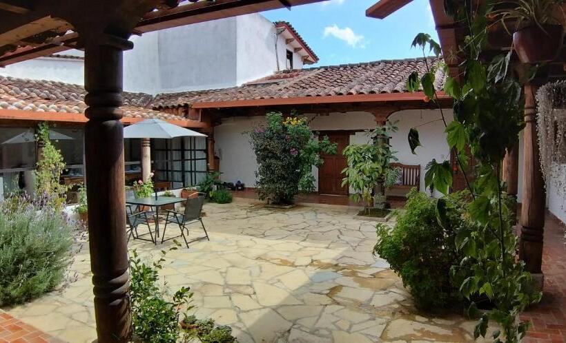 اتاق استاندارد سه نفره, Noma Bed & Breakfast