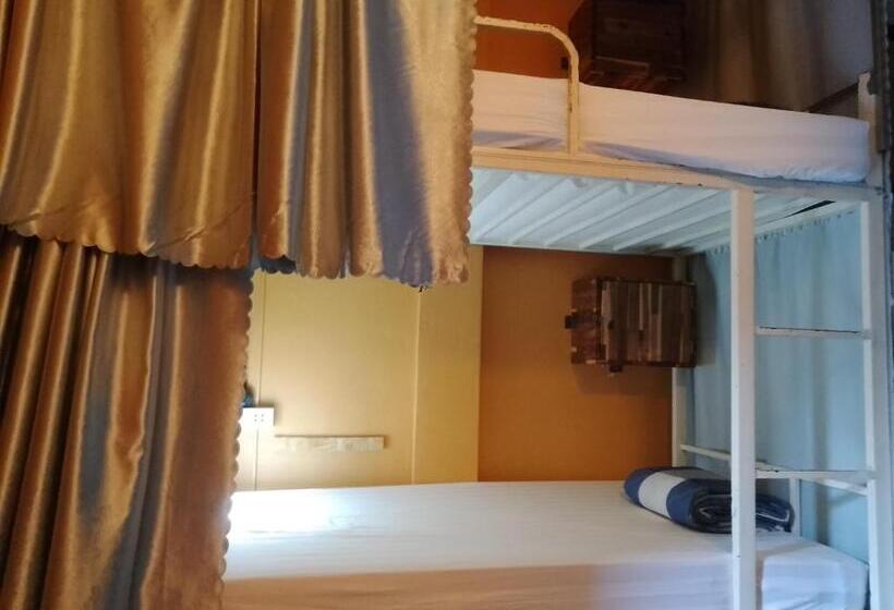 Кровать в Общей Комнате, Funny Riverside Backpackers