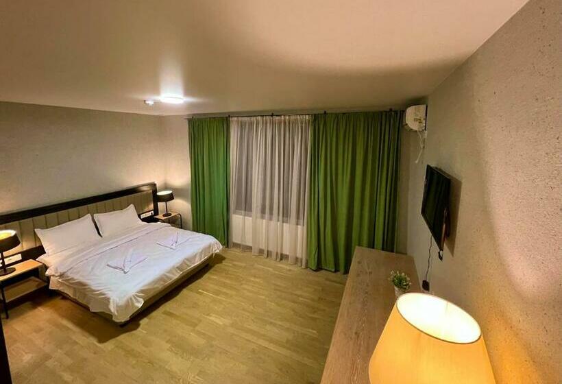 اتاق لوکس, Green Hotel Ang