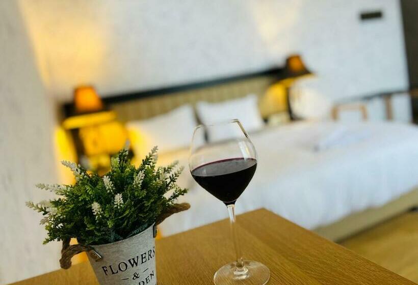 اتاق لوکس, Green Hotel Ang