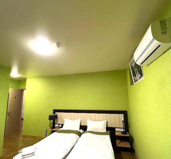 اتاق اکونومی, Green Hotel Ang