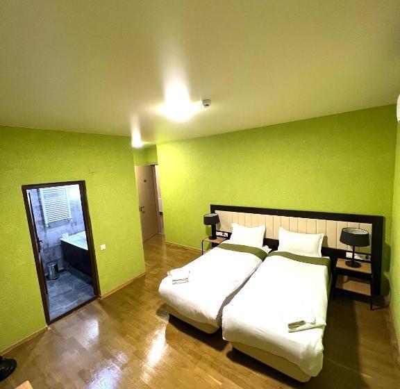 اتاق اکونومی, Green Hotel Ang