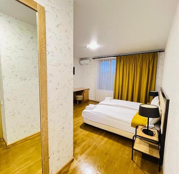 اتاق اکونومی, Green Hotel Ang