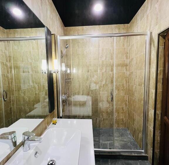 اتاق لوکس, Green Hotel Ang