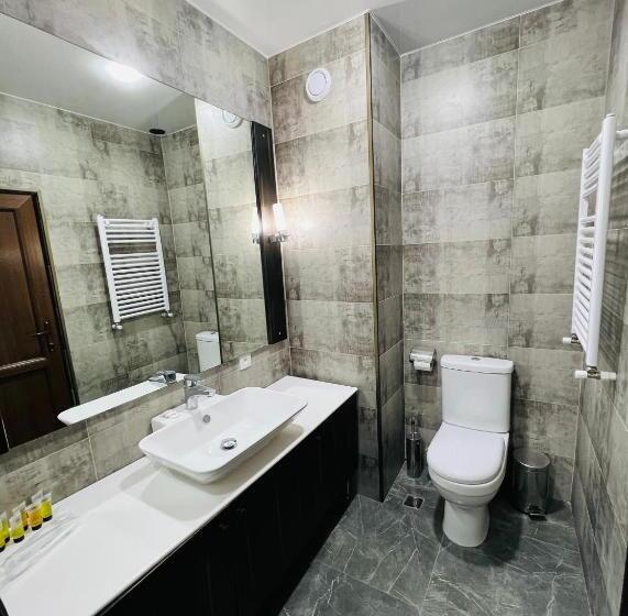 اتاق لوکس, Green Hotel Ang