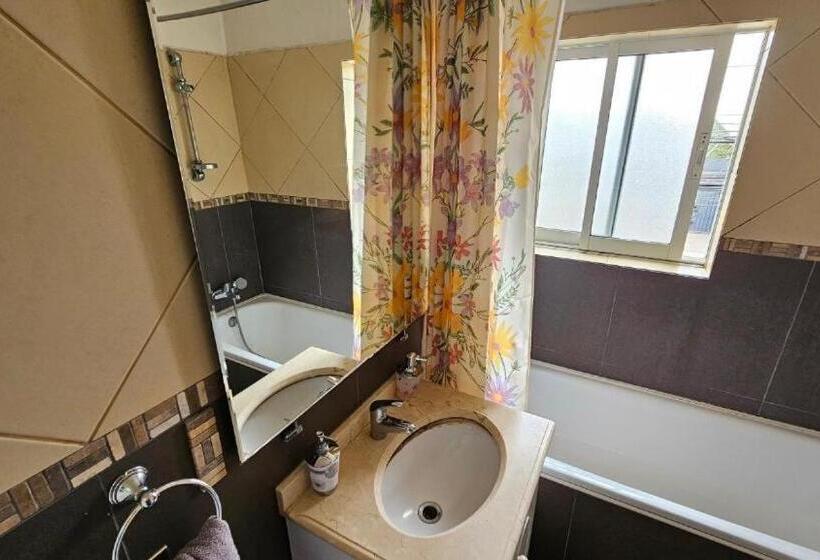 اتاق استاندارد با سرویس بهداشتی مشترک, Hostal Casona Del Mar
