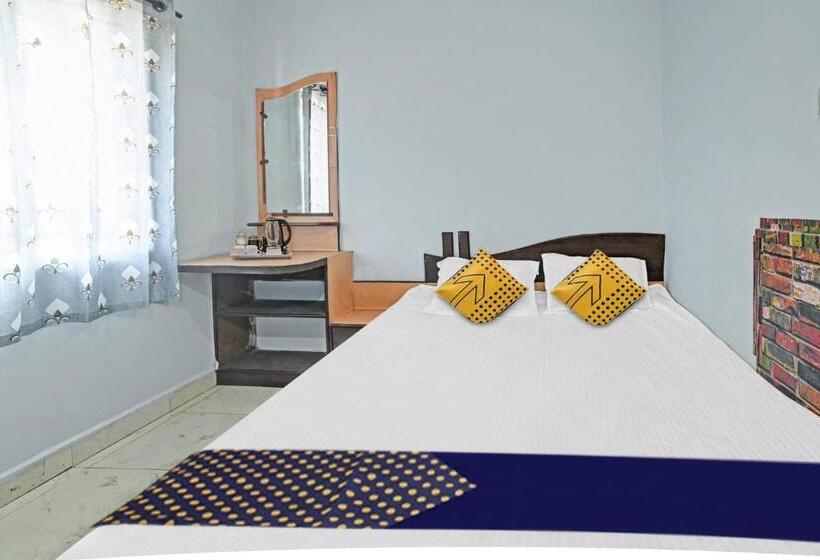 Трехместный Номер Классика, Spot On Hotel Ss
