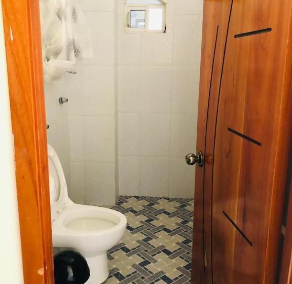 דירת חדר סופריור, Pelican House