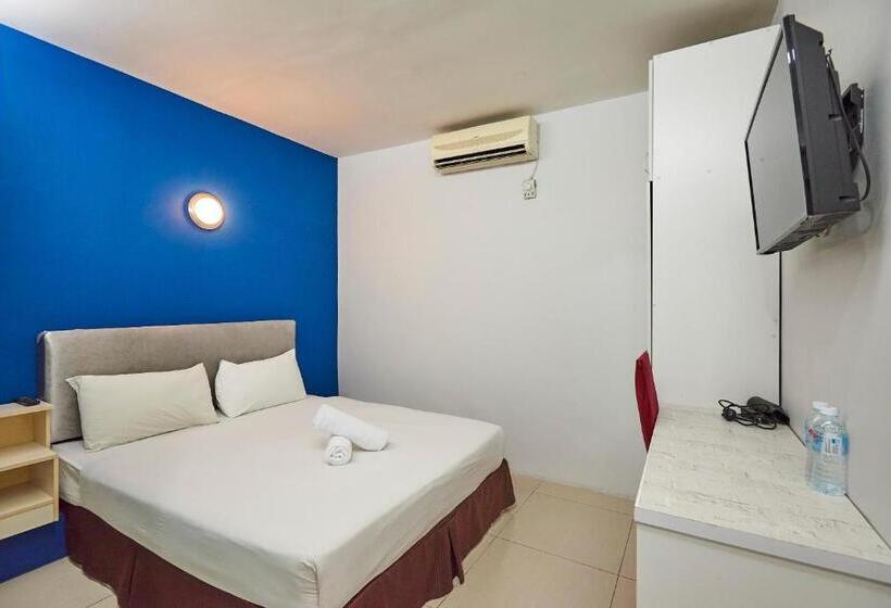 Номер Стандарт, Swing And Pillows At Pj Kd