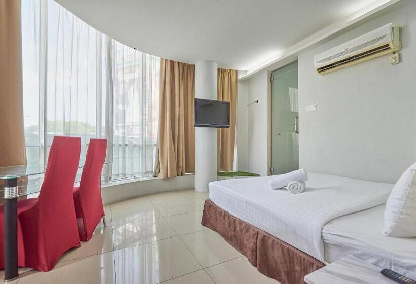 Номер Deluxe Кровать Кинг, Swing And Pillows At Pj Kd