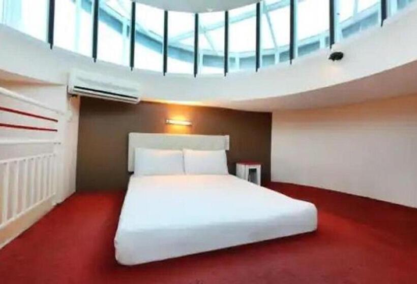 Номер Стандарт, Swing And Pillows At Pj Kd