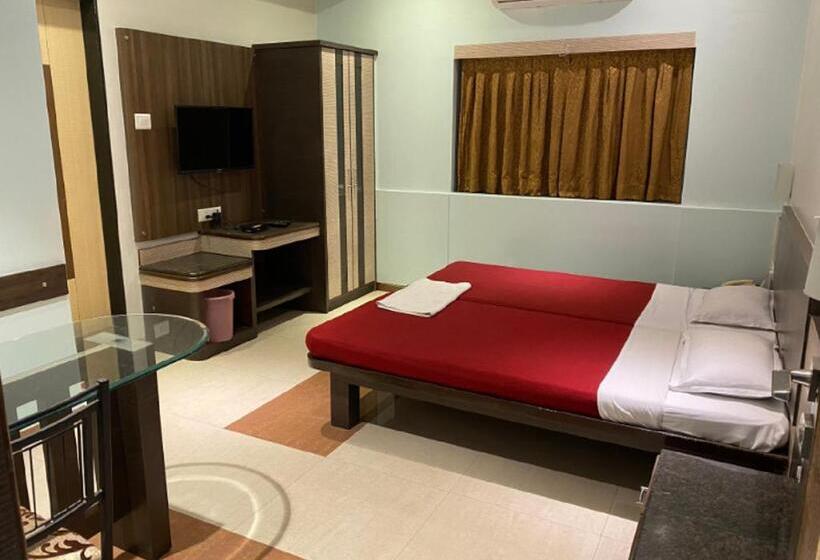 Номер Deluxe, Ramakrishna International