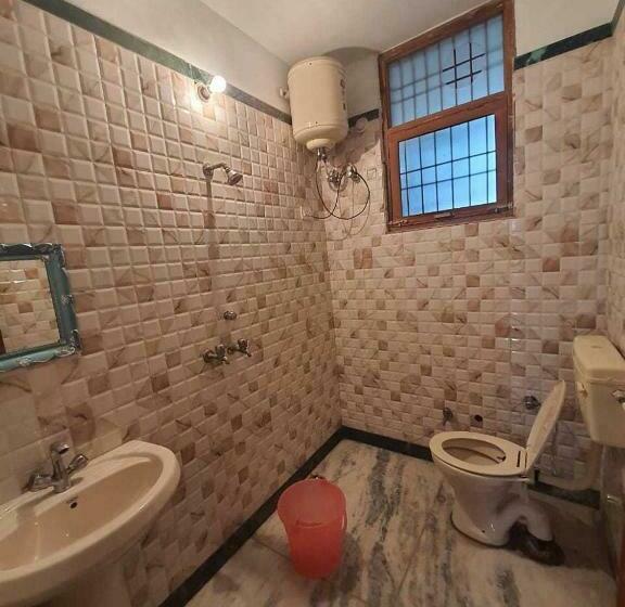 Трехместный Номер Классика, Oyo 70046 Deep