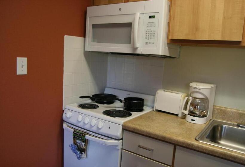 带大床的套房, Affordable Suites Of America Fredericksburg