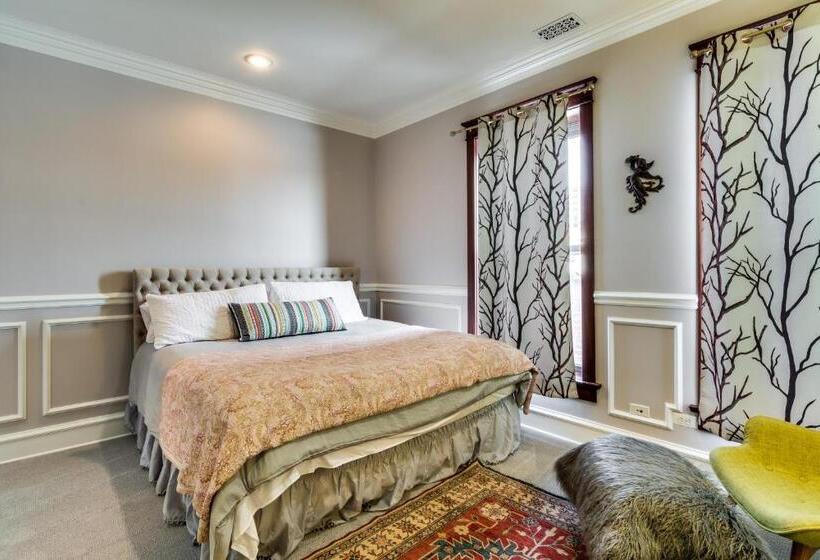 غرفة قياسية, Ruby Room