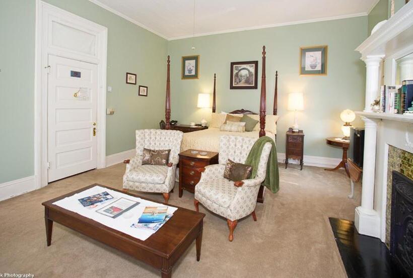 스위트, Page House Bed And Breakfast