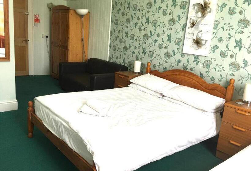 Номер Стандарт Трехместный, College Guest House