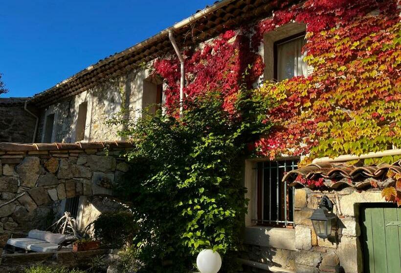 Номер Стандарт Вид на Сад, Le Priolat Des Anges Aux Portes Des Gorges Du Verdon
