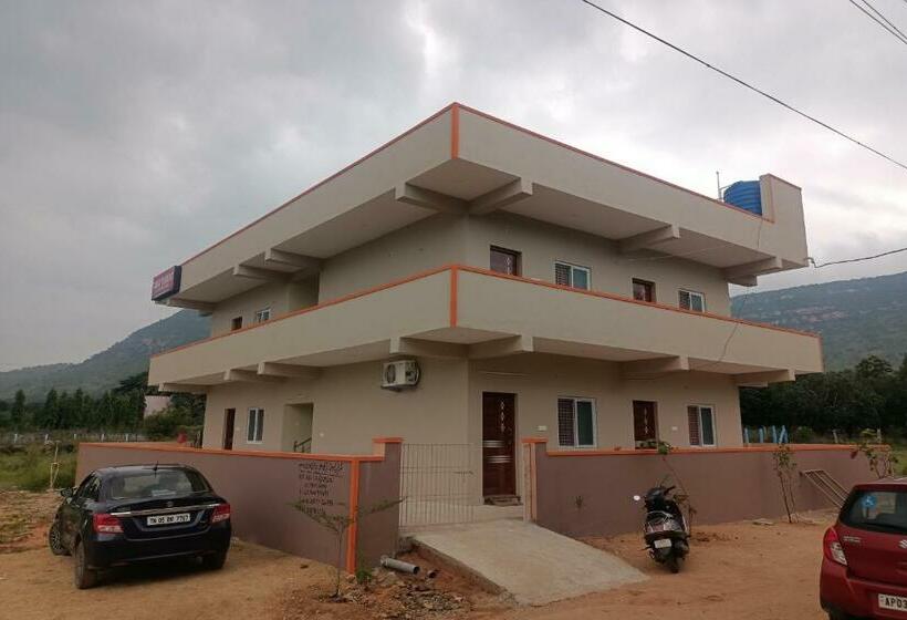 Трехместный Номер Классика, Oyo 85452 Sanjay Residency