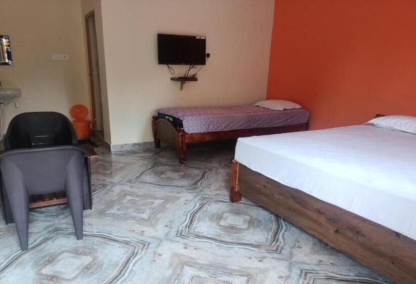 Трехместный Номер Классика, Oyo 85452 Sanjay Residency