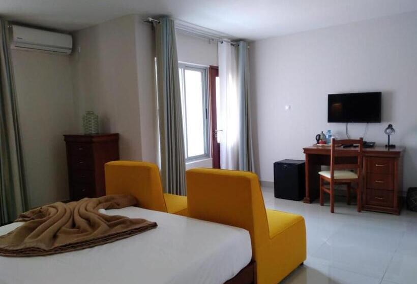 اتاق لوکس با بالکن, Inhambane Hotel Escola
