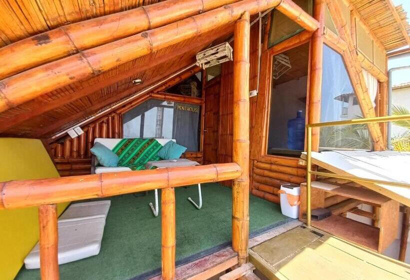 بانگلوی استاندارد با چشم‌انداز دریا, Wally S House Mancora