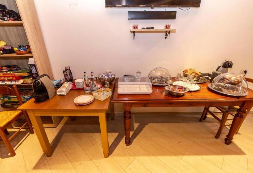 اتاق خانوادگی, La Colomba B&b