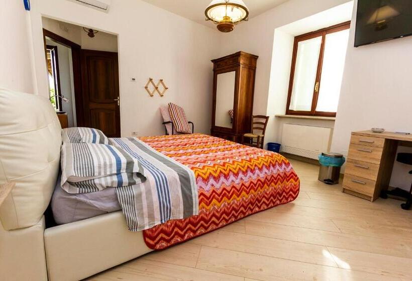 اتاق استاندارد سه نفره, La Colomba B&b