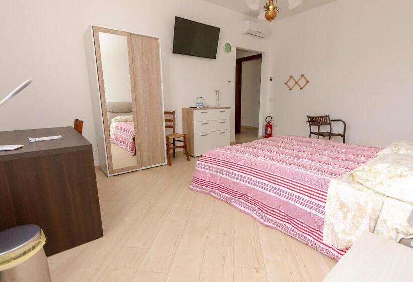 اتاق استاندارد سه نفره, La Colomba B&b