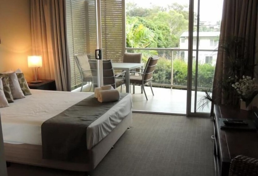 스탠다드 스튜디오, Airlie Central Apartments