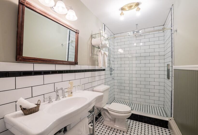 Номер Deluxe, Rosemont Inn