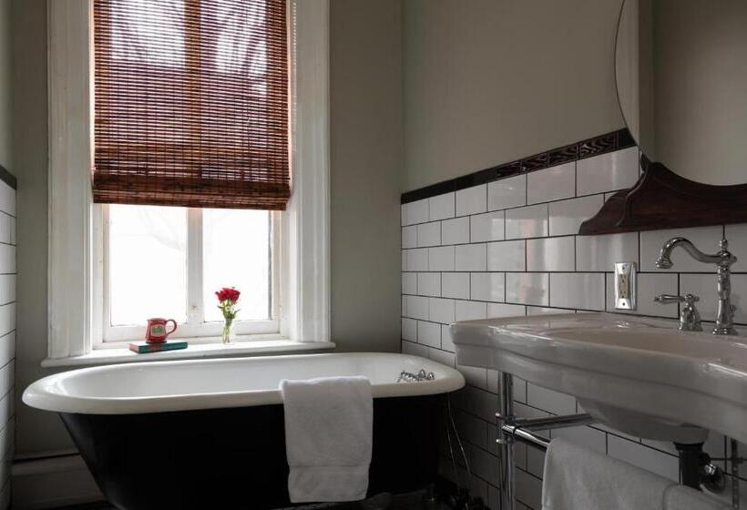 Номер Deluxe Кровать Кинг, Rosemont Inn