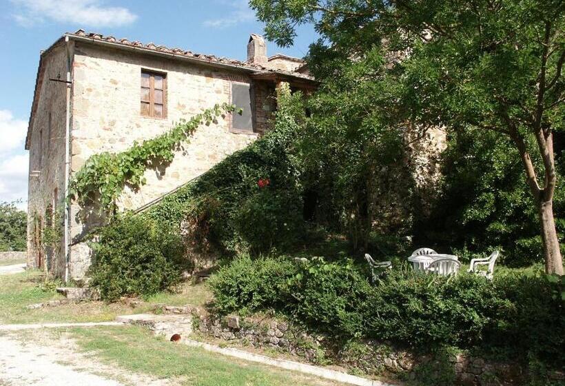 2 Bedroom Apartment With Garden, Castello Di Montalto