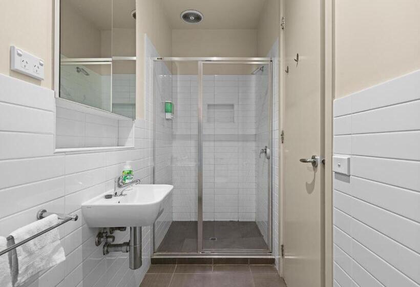 דירת חדר נוף לגינה, Central Shepparton Apartments