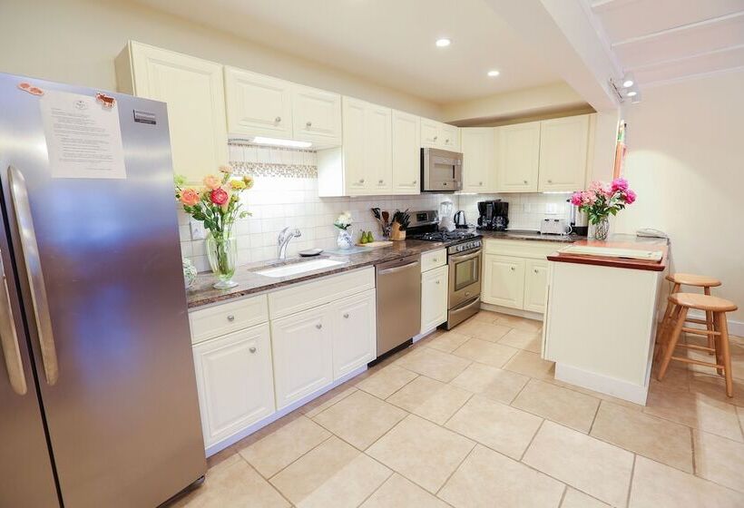 Дом 1 Спальня, Wilburton Inn