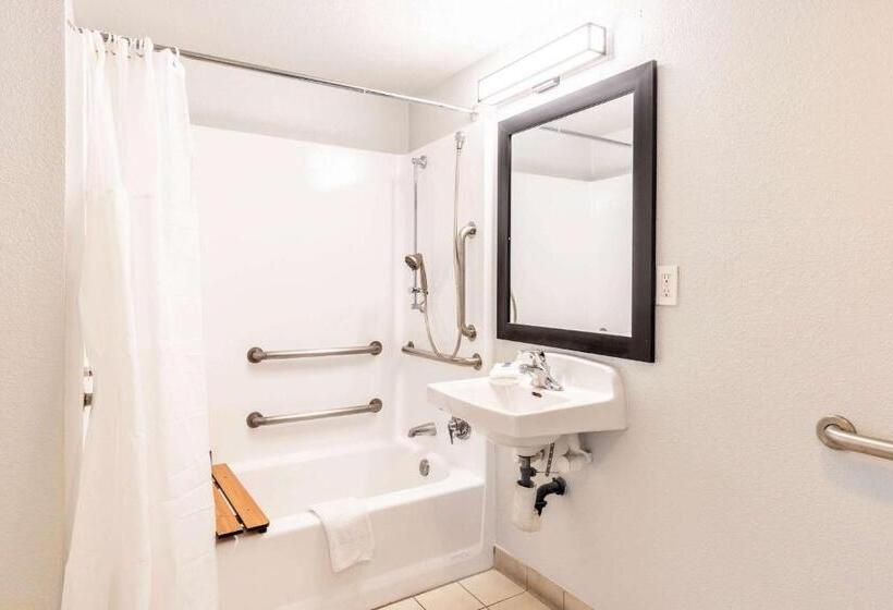 Номер Стандарт Адаптированный для Инвалидов, Motel 6carlsbad, Ca  East Near Legoland