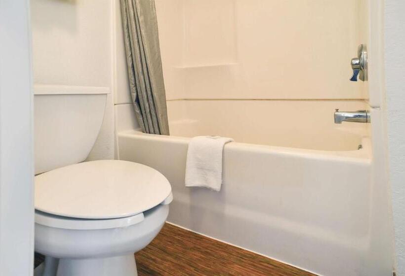 Номер Deluxe, Motel 6 Saint Joseph, Mo