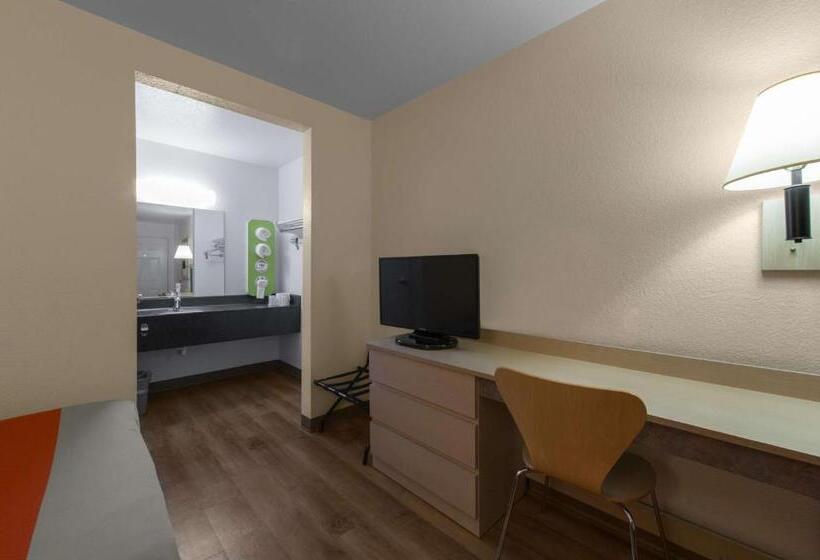Номер Deluxe, Motel 6 Saint Joseph, Mo