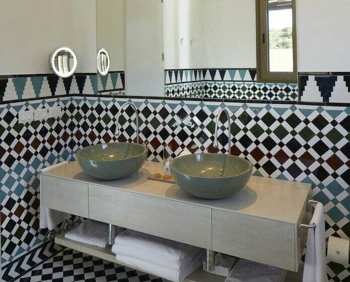 بانگلوی استاندارد 2 خوابه, Bahia Vik