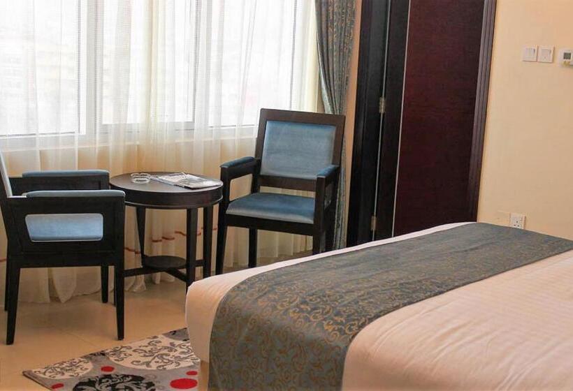 سوییت جونیور, Royal Phoenicia