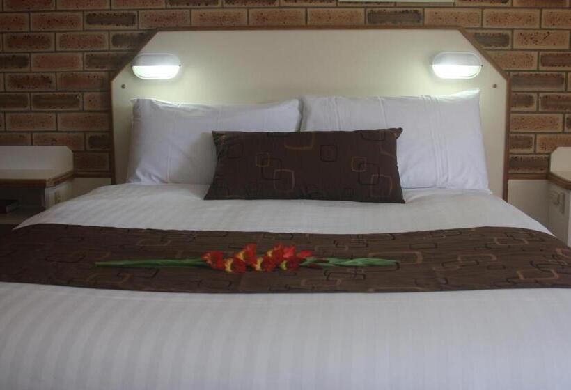패밀리 룸, Garden City Motor Inn